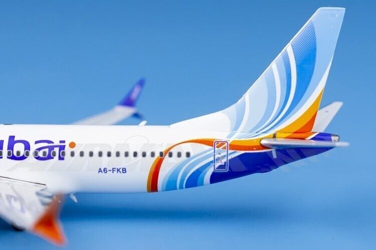 1:400 Phoenix Flydubai BOEING 737 MAX 8 Passenger Airplane Diecast