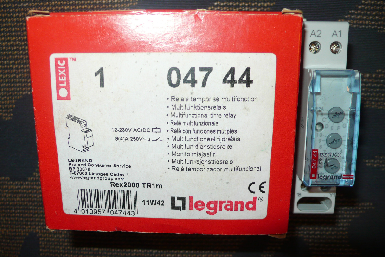 Relais multifonction Legrand 04744 avec temporisation réglable 10 programmes