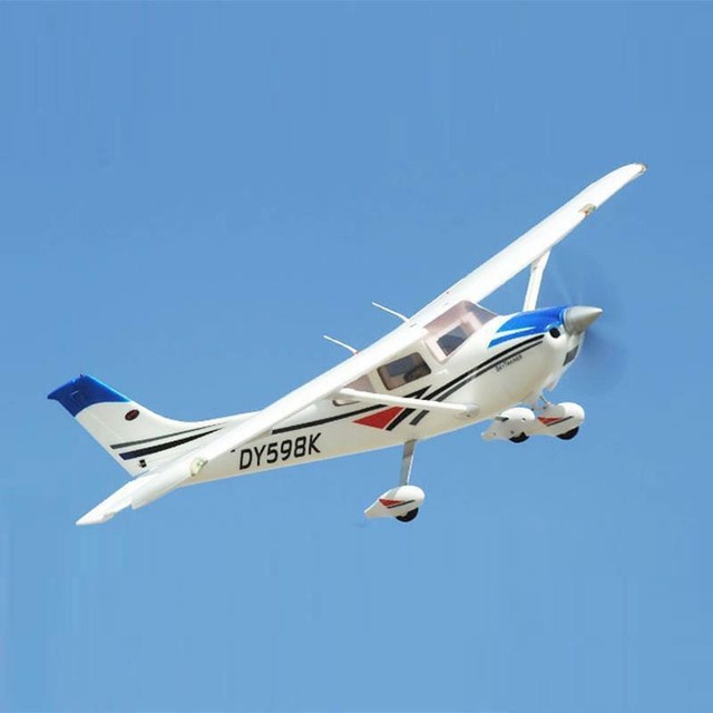 dynam cessna 182 sky trainer
