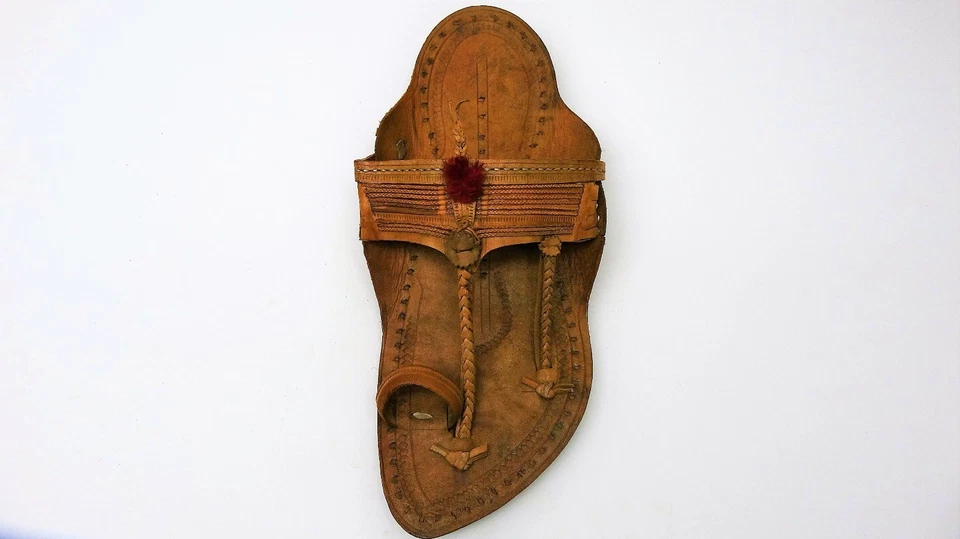 Туфли/сандалии в индийском стиле (Колхапури) MyChaps - цвет сандалового дерева с красной лентой - Изображение 2 из 4