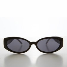 Black Oval Cat Eye Deadstock Sunglass - Molly