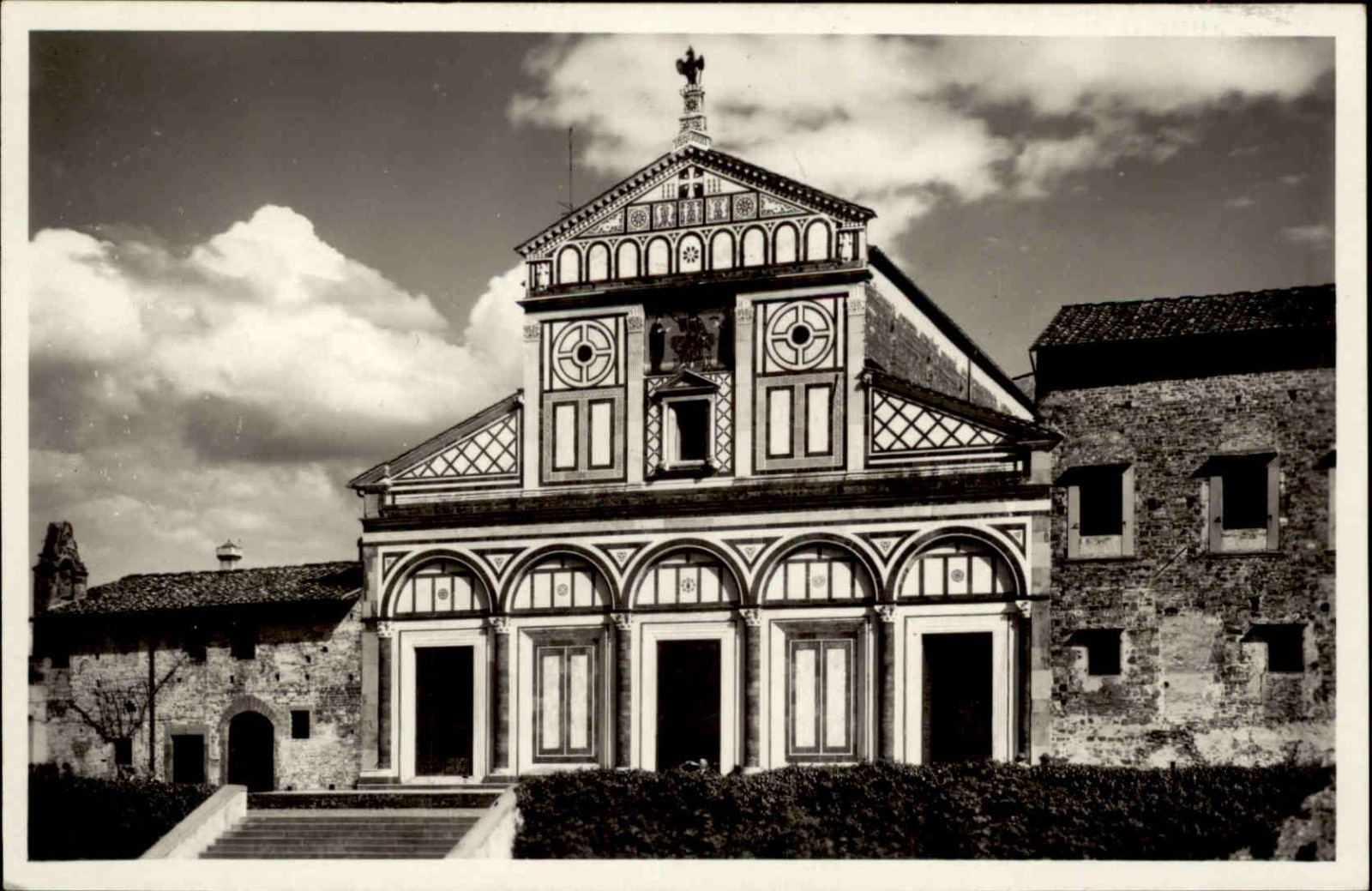Foto 1 di 2