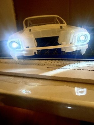 Revell Ford Mustang 1:24 Karosserie Defekt Teileträger mit Led vorbereitet.