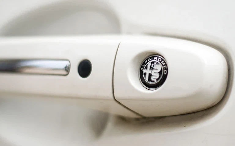 2件装汽车门锁眼保护黑色贴纸适用于阿尔法罗密欧Giulia Stelvio — 第 4/4 张图片