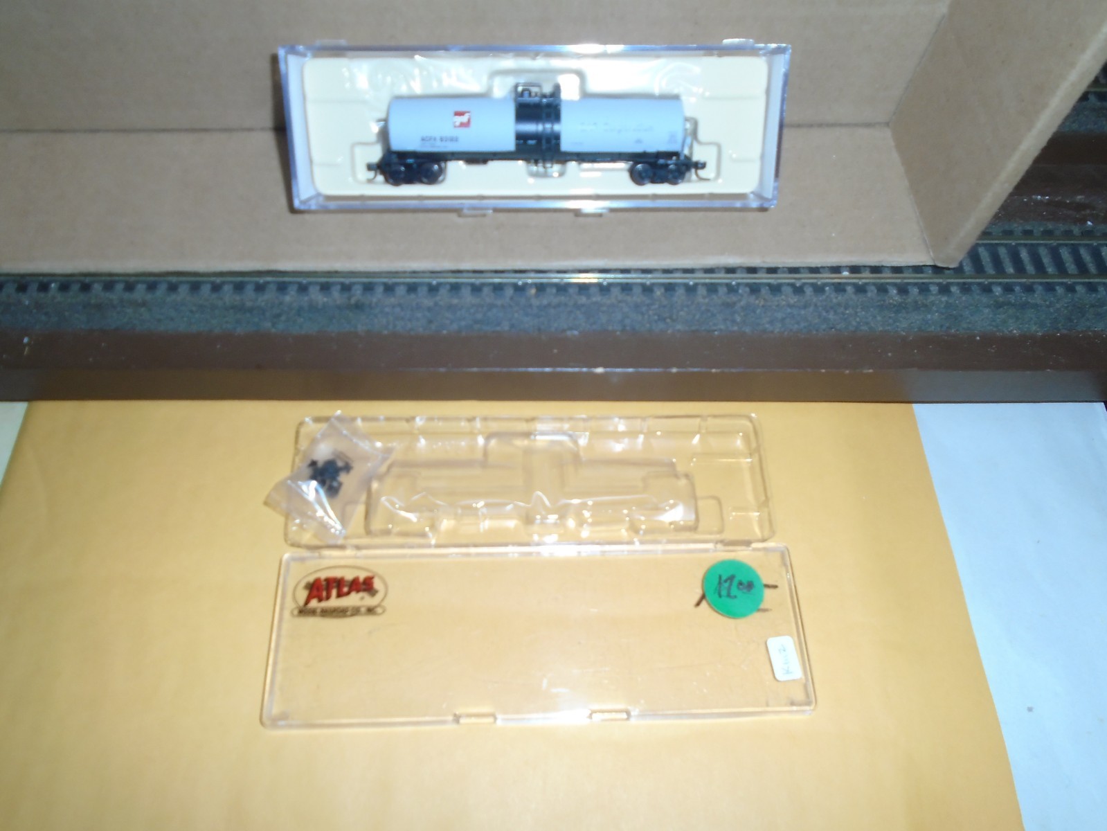 Atlas #30701 23,500 Gallon Tank Car - Gaf Corp #Acfx 83122 N