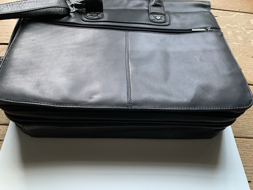 Black Leather Briefcase, 18” by 13” - Afbeelding 4 van 6