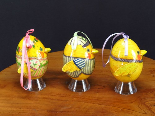 Vintage Easter Egg Ornaments Decoupage Chicks Baby Chicken Bird 3 Paper Eggs '95 - Picture 7 of 12