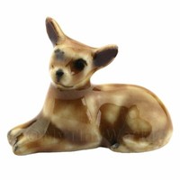 Puppenhaus Miniatur Keramik Brauner Chihuahua Liegender Unten (3)
