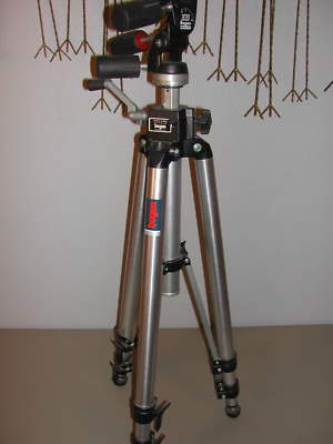 Manfrotto Bogen Tripod 3033 W/ Manfrotto Bogen 3030 head Leveling