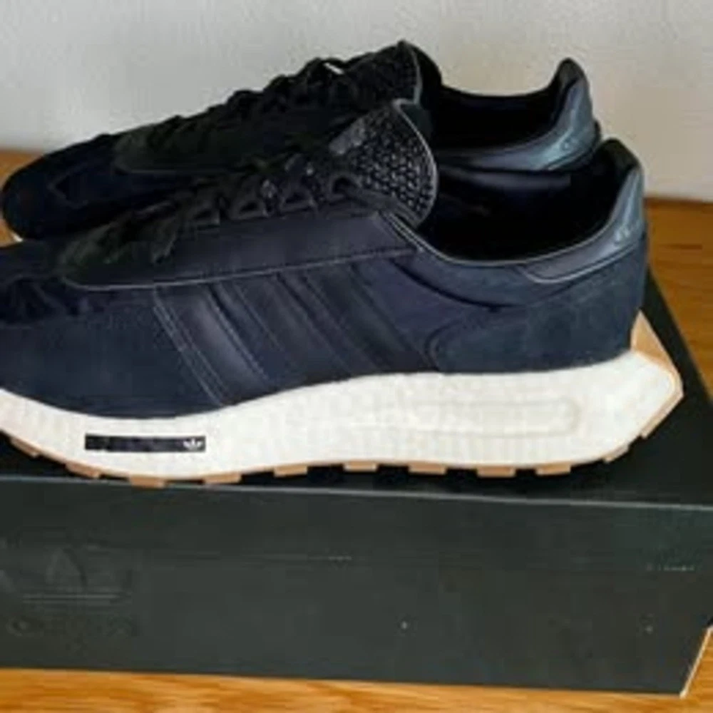 adidas gazelle silver green womens Adidas NMD R2 Grey Five/Future Harvest Grey Harvest BY3014 Men's – Bidhard main image 1