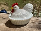 Vintage Westmoreland Iridescent Carnival Milk Glass Hen On Nest Split Tail