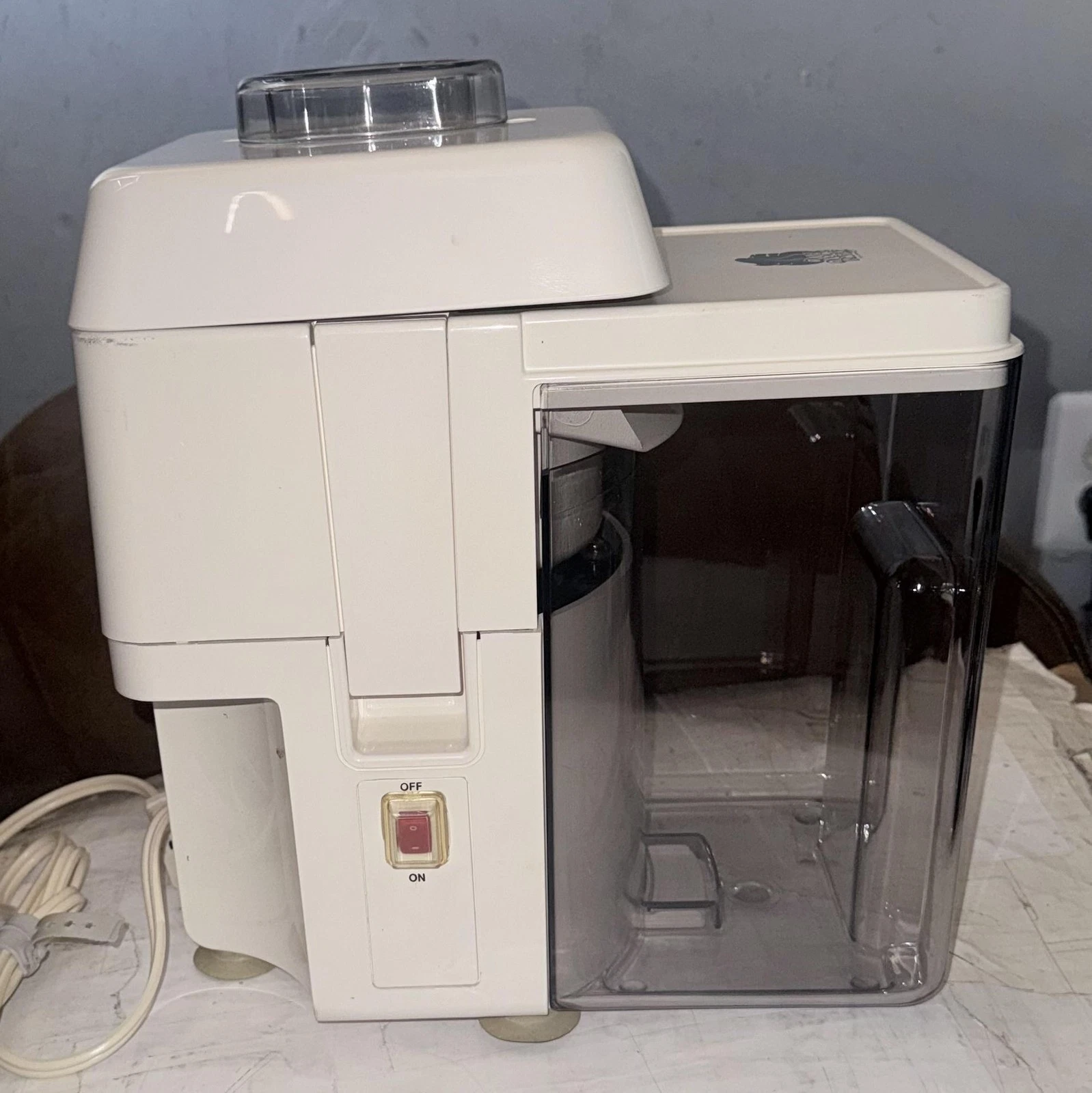 Royal Prestige 277.9 Philips HR1861 Centrifugal Juicer White Electric Poland