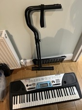 Yamaha PSR-170 Electronic Keyboard 61-Key With Music Stand