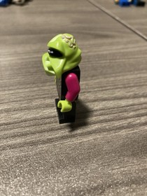 Alien Trooper minifigure LEGO Alien Conquest 7049 7051 7066
