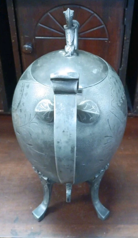 REED & BARTON 古董镀银脚茶壶维京狮子尖顶 — 第 2/4 张图片