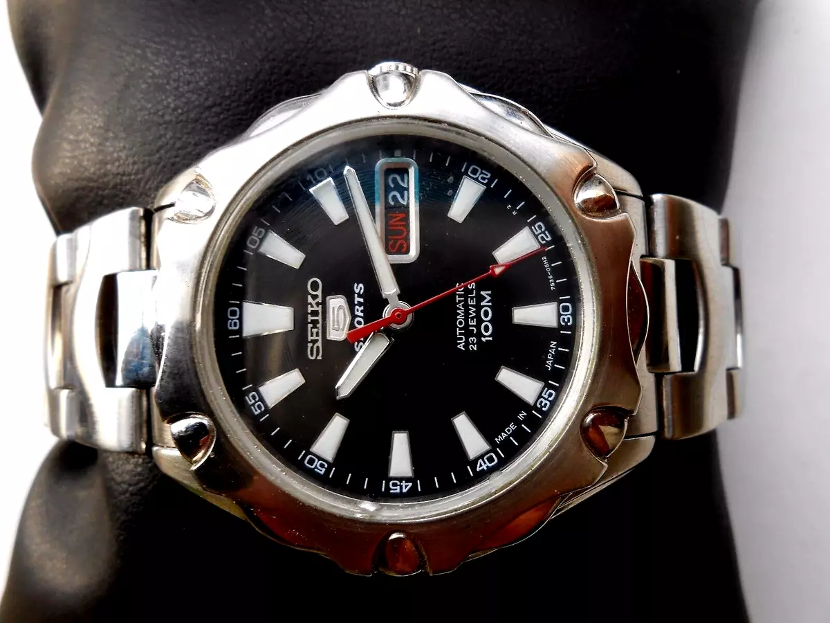 RARE VTG BLACK DIAL 7S36-03T0 SEIKO 5 SPORTS FIXED BEZEL MENS AUTOMATIC WATCH