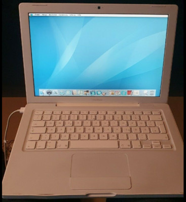 Apple MACBOOK A1181 13,3'' 2GB RAM, 250GB HD / Akku 2 Stunden #B