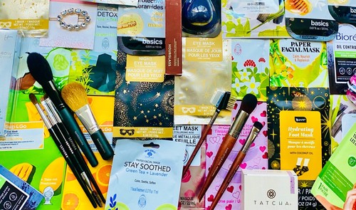 Woman Gift Set! Makeup Brushes Skincare Haircare, BEAUTY Product Set | 15 Pieces - Picture 9 of 17