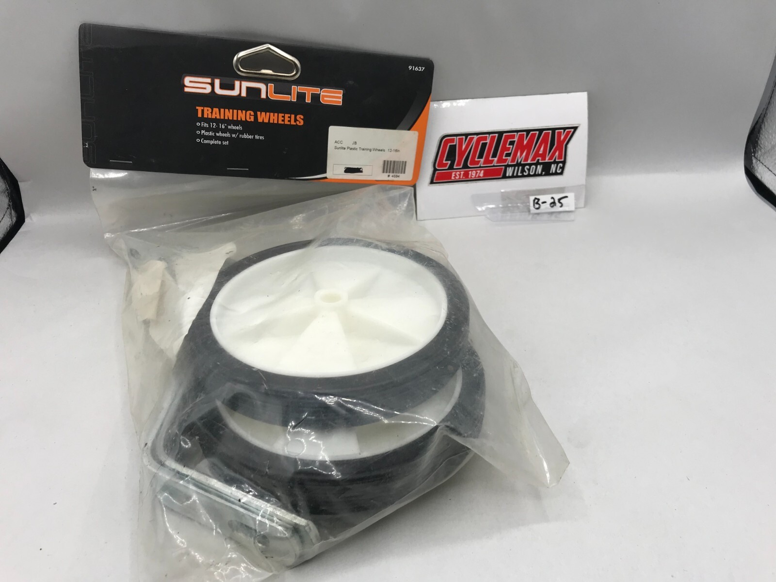 (New other (see details)) Sunlite "NOS" Training Wheels Set 12-16in Plastic/Rubber P/N: 91637 (19.99 USD) (New other (see details)) Sunlite "NOS" Training Wheels Set 12-16in Plastic/Rubber P/N: 91637 (19.99 USD)