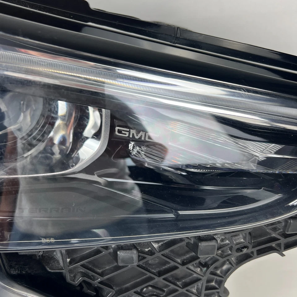 *DEFECTO DE SEÑAL* GM 2018 - 2021 GMC Terrain Right HID Xenon Faro 84664074 Foto 3 de 4