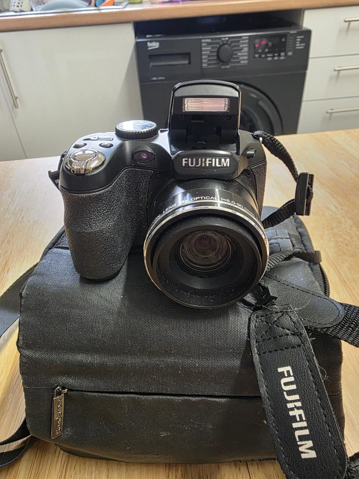 Fujifilm FinePix S2970 Digital Camera 14MP 18X Optical Zoom No Case Untested, photo 1 of 3