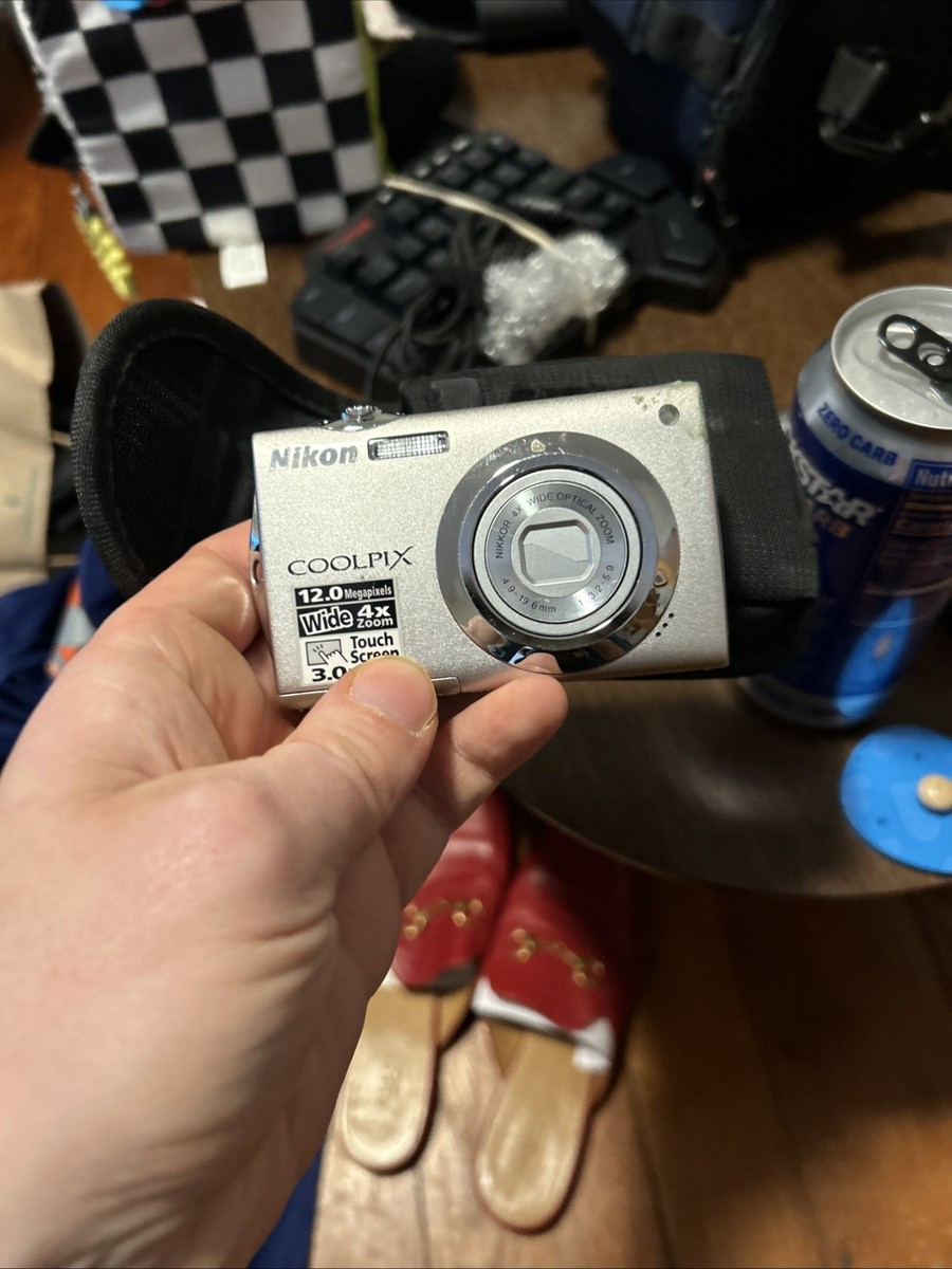 Nikon Coolpix S4000 Silver Digital Camera 12MP with 4X Optical