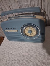 Akai Retro Portable Radio FM MW SW LW VintageStyle-Battery & Mains Powered Blue