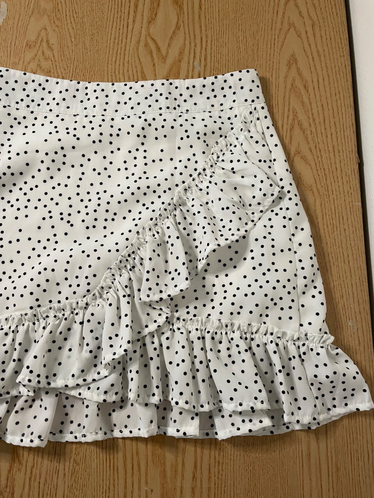 B5 New Women’s SHEIN Polka Dot Skirt White Black size Xs image 2
