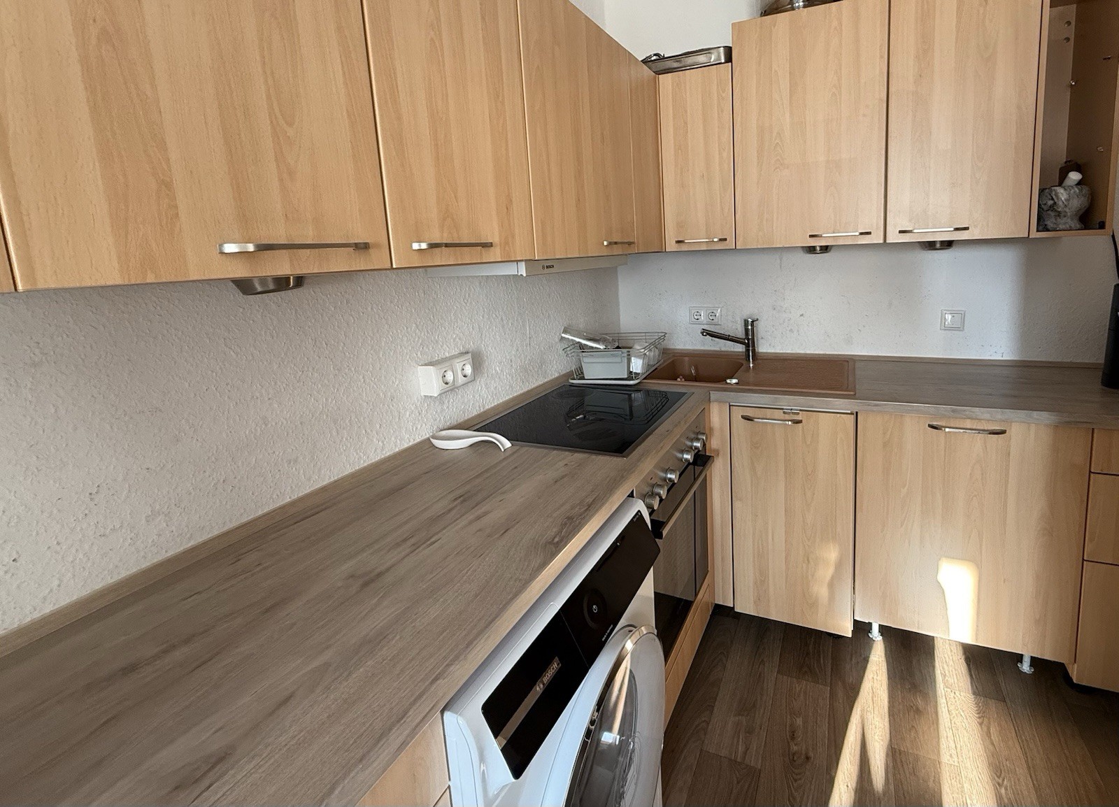 Moderne Einbauküche mit Elektrogeräten Sehr Guter Zustand 800 00 € VB