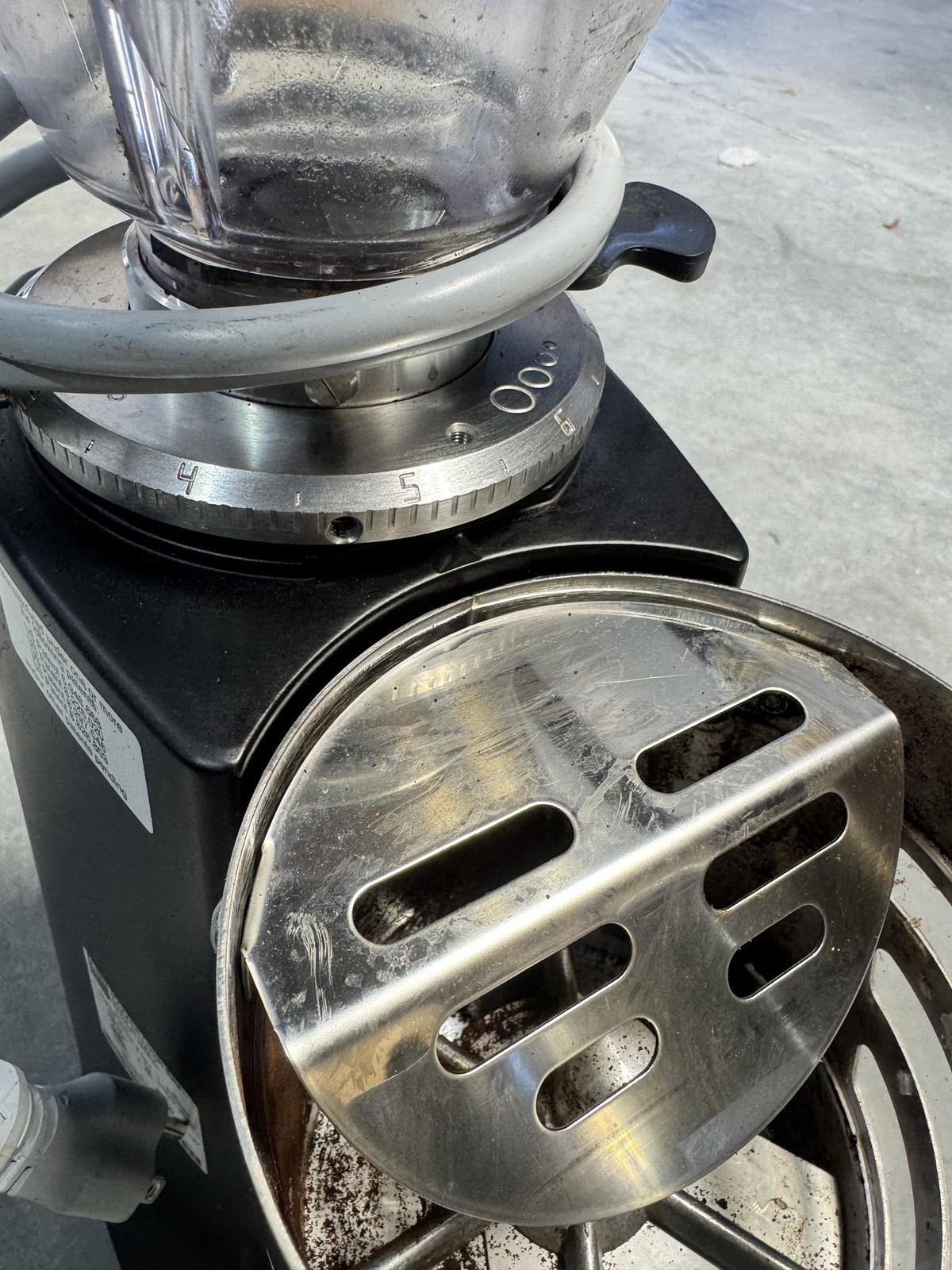 Mazzer Luigi Spa Espresso Coffee Grinder - Broken Knob, Functional