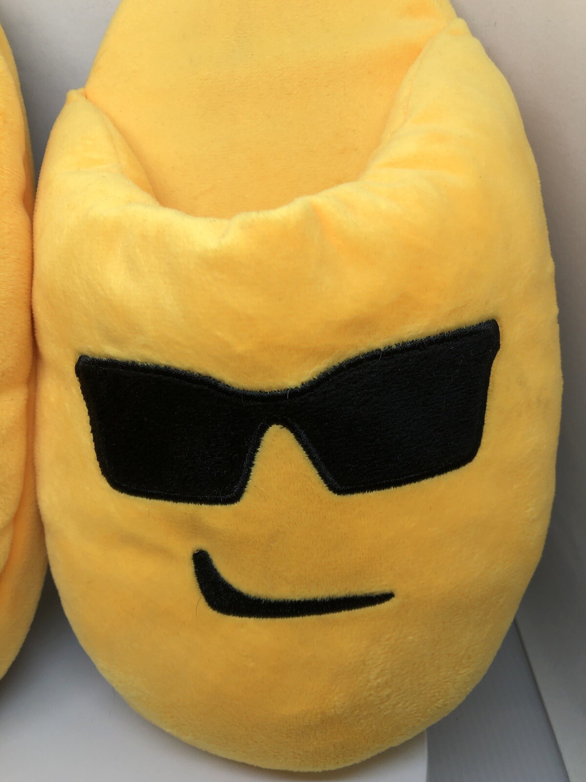 PANTOFOLA D’ORO OCCHIALI DA SOLE COOL emoji schiuma imbottita peluche pantofole taglia unica slide slip on 9" bambini