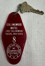 Vintage Collingwood Motel Key Keychain Toledo Ohio WW Wilcox Mfg Chicago 