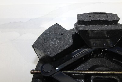 08-14 SUBARU WRX STI OEM SCISSOR JACK AND FOAM WITH SCREWDRIVER