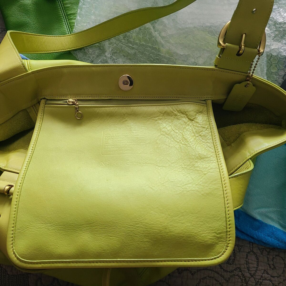 COACH VINTAGE HTF DUFFLE SOHO XL LIME GREEN LEATHER BAG 4082 COACH VINTAGE HTF DUFFLE SOHO XL LIME GREEN LEATHER BAG 4082