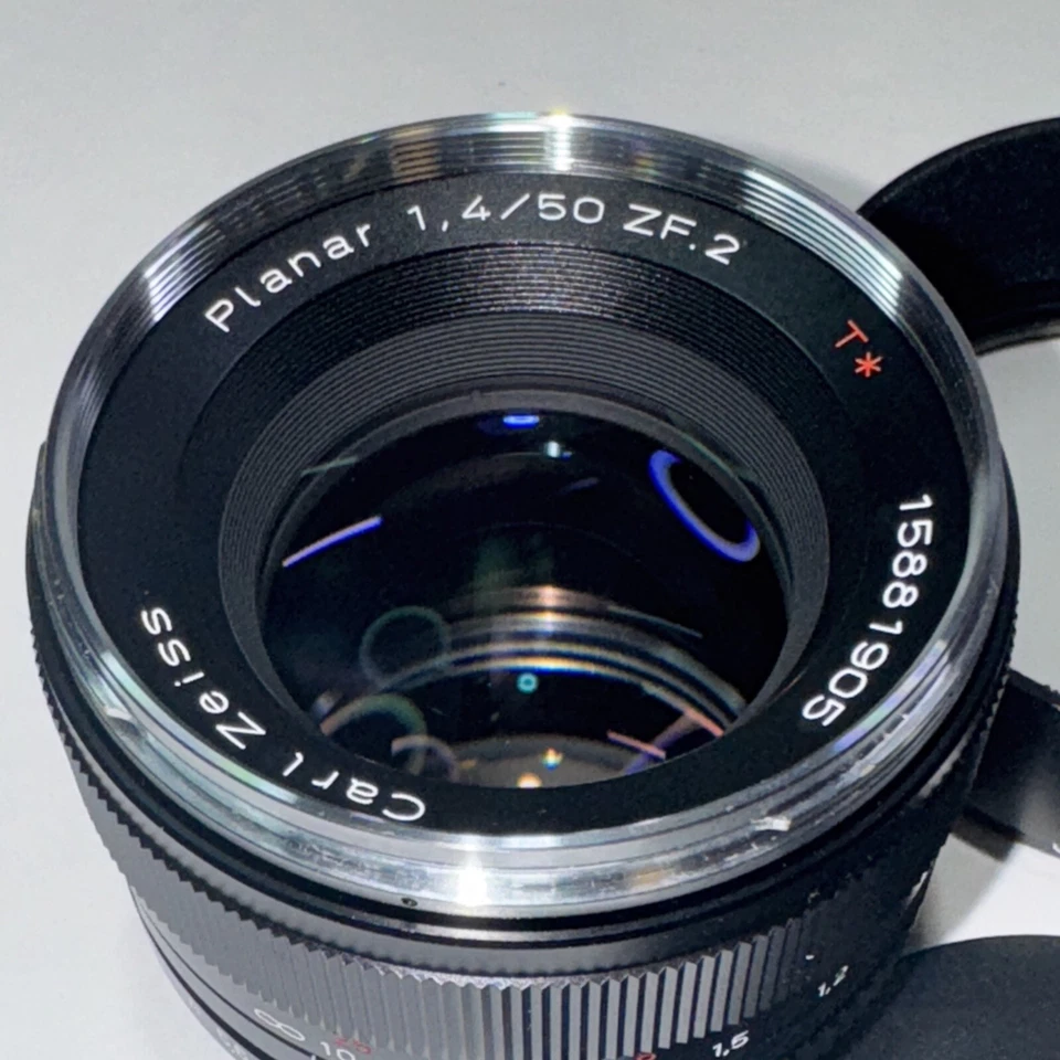 Carl Zeiss Planar 50 毫米 f/1.4 ZF T* 适用于尼康 带罩和 Hoya UV(c) 过滤器 — 第 2/4 张图片