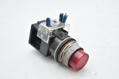 SIEMENS 52PE4E2 120V Red Indicator Pilot Light AC-DC 