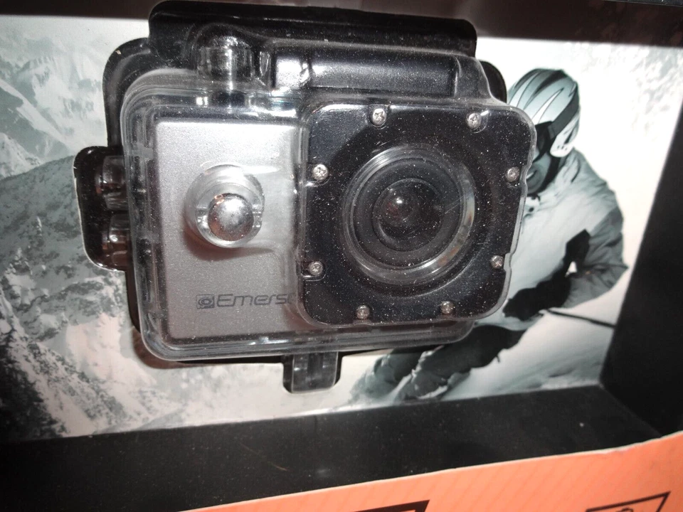 HD Action Camera Emerson Waterproof Micro SD Mountable Rechargeable box damaged - Image 2 of 4