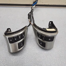 06-09 Pontiac G6 Steering Wheel Radio Cruise Control Switch Push Button Assembly