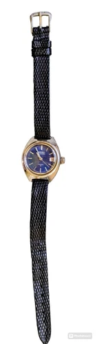 Vintage 1980's Seiko Women's Wrist Watch Blue Face Slim 2205-0440 Japan
