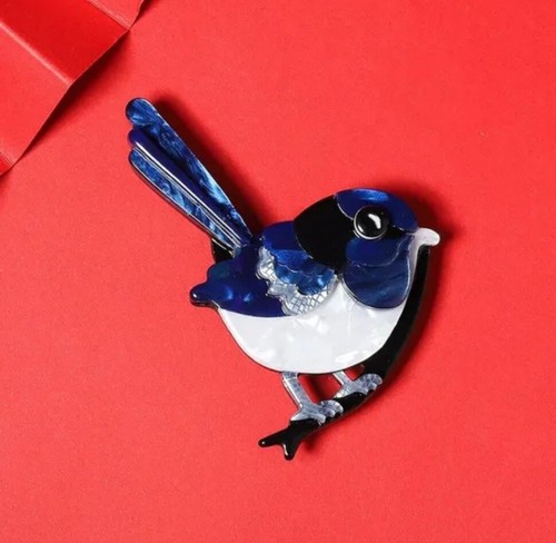 Acrylic 3D Blue Bird Brooch~ Vintage Art Deco Look. - Picture 5 of 5