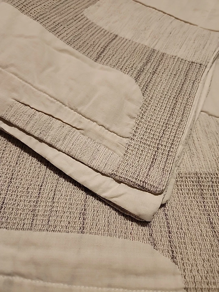 Juego de dos fundas estándar Southern Living Simplicity Collection Sullivan color topo Foto 3 de 4