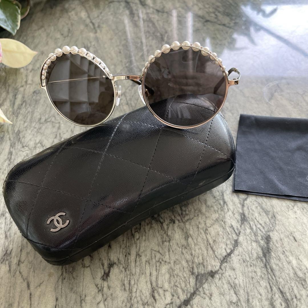 CHANEL Pearl Accent Sunglasses with Elegant Detailing