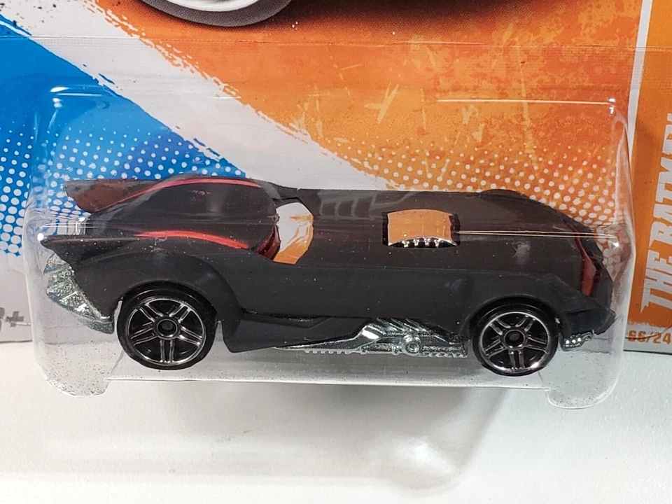 2011 Hot Wheels Black The Batman Batmobile Track Stars 66/244 - Image 3 of 4