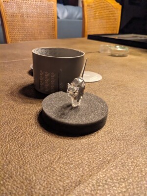 SWAROVSKI CRYSTAL CAT / TOMCAT FIGURINE - RETIRED