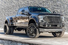 2022 Ford F-450 Limited 4WD Crew Cab 8' Box