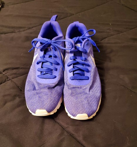 Women's Nikes - Picture 2 of 6