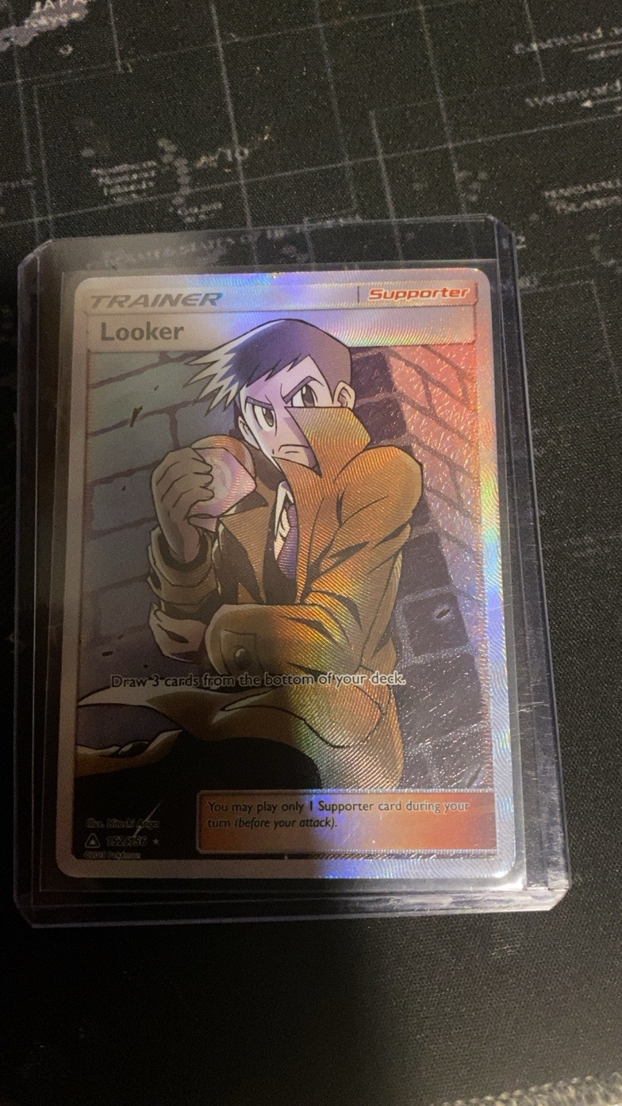 Looker (Full Art) 152/156 Sm-Ultra Prism Holo