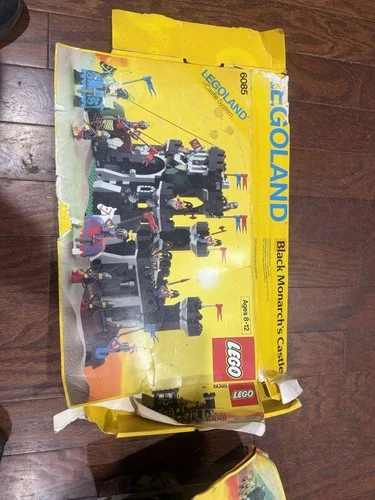 LEGO Castle: Black Monarch's Castle (6085) Box and Instructions With Few Pieces