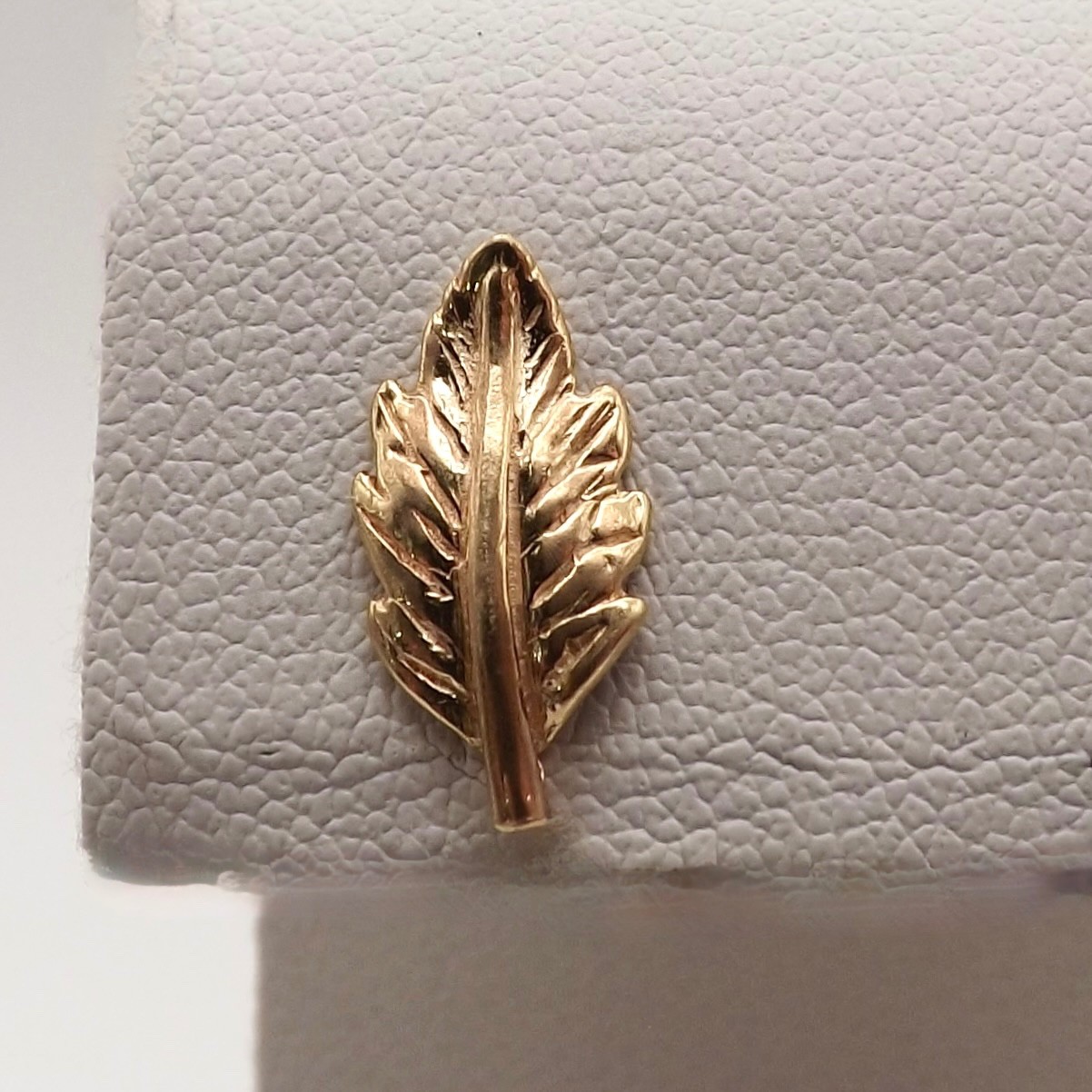 Solid 14k Gold Leaf Feather Single Stud Earring O… - image 5
