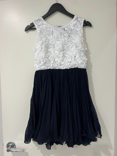 Sov. Rose Textured A-Line Mini Dress Black White Size Medium